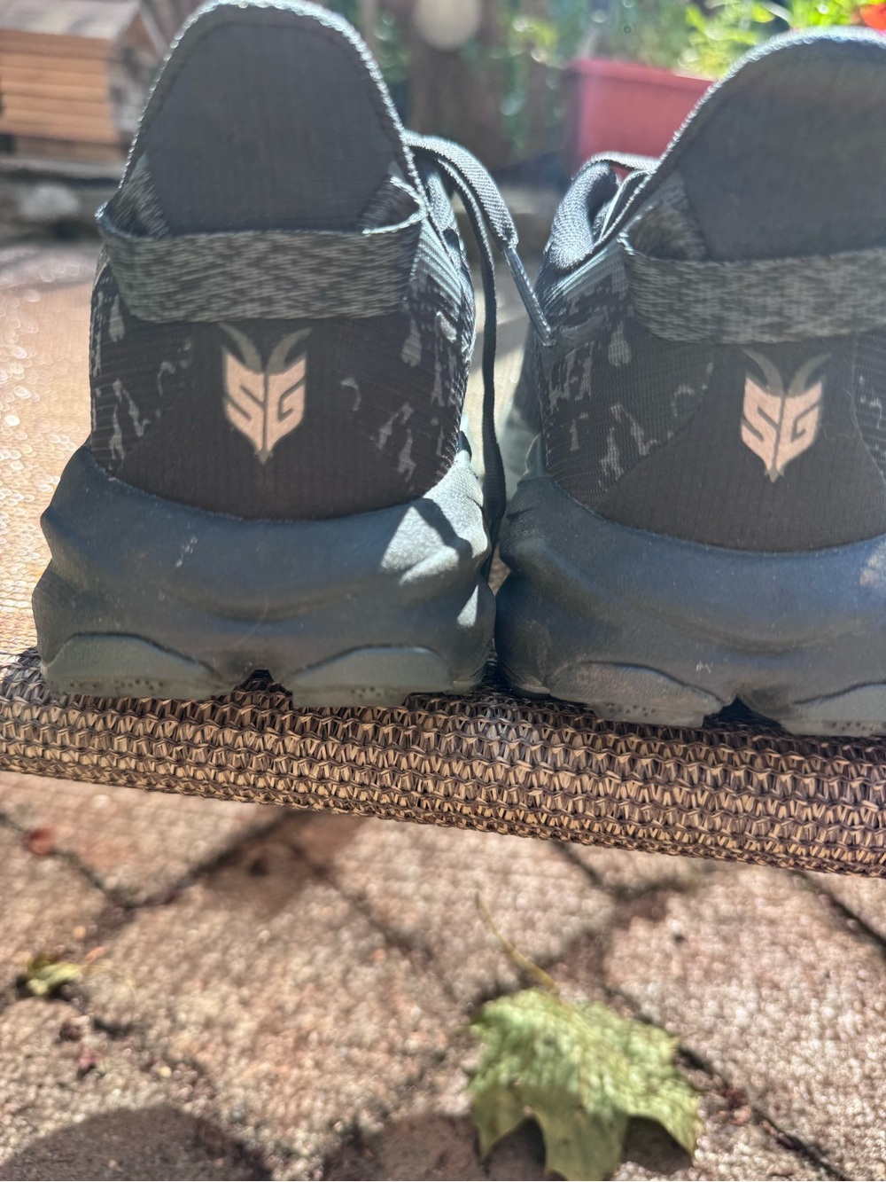 Hoka Speedgoat 6 GTX US trail running or hiking shoe, Women 8D - Picture 4 of 4
